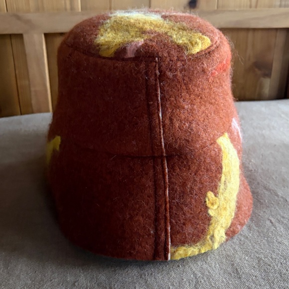 JG Switzer Wool Felted Bucket hat Bespoke Art to Wear. - Picture 4 of 15